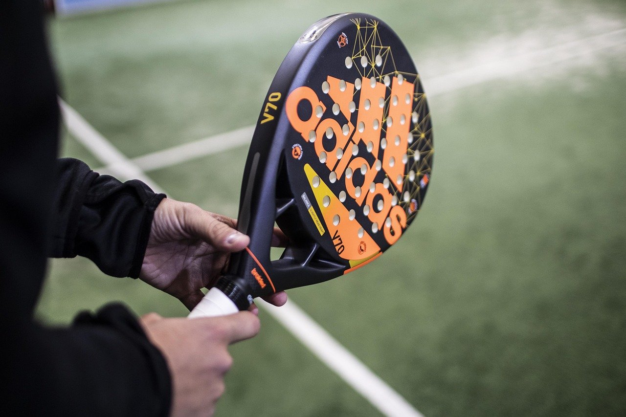 Net Play vs Baseline in Padel: Knowing Where You Belong