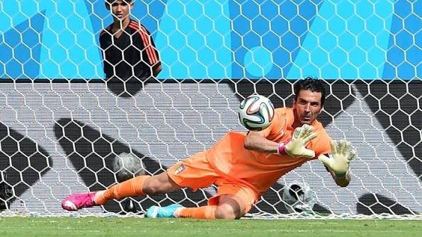 The Art of the Traditional Goalkeeper: Mastering the Goal Line