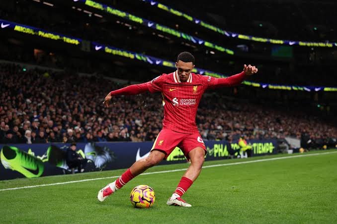 Tactical Profile of the Ball Playing Full Back: Passing from Deep